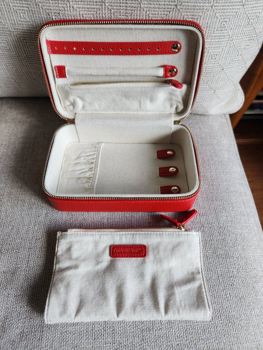 Red Charleston jewelry case pebble leather 8"x5"x3" zip close travel organizer